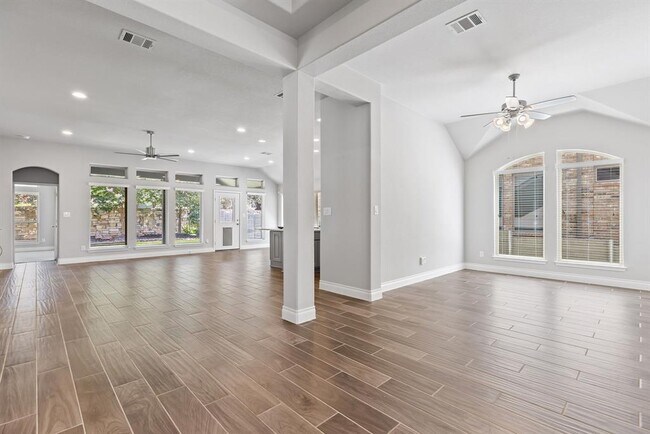 Building Photo - 3604 Mercer Rd