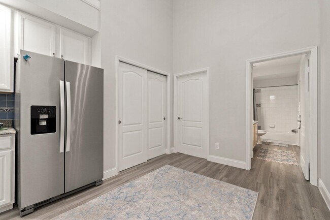 Building Photo - 1594 SW Harbour Isles Cir