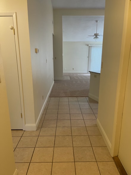 Building Photo - 3027 Yorktown Cir