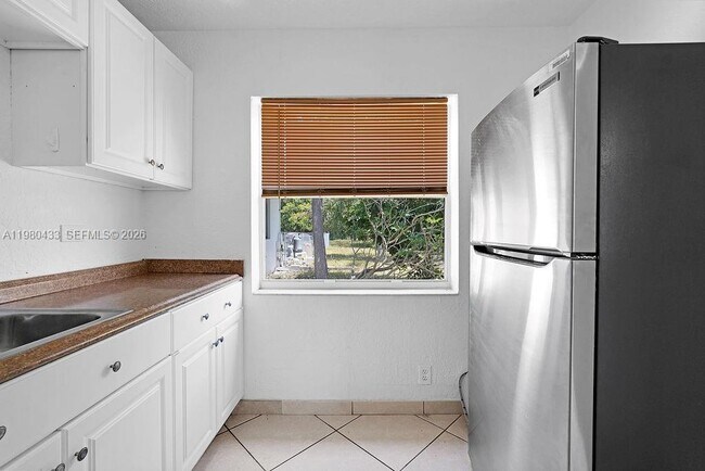 Building Photo - 2415 Pierce St