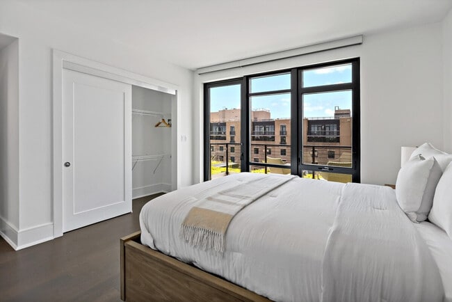 Building Photo - 1611 8th St NW