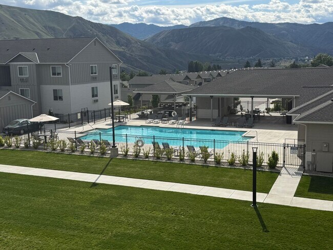 Primary Photo - Beautiful 2 Bedroom/ 2 Bath Apartments Lea...
