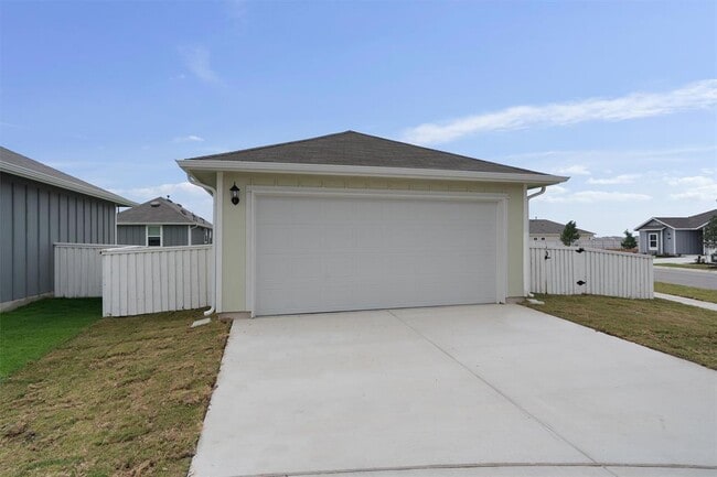 Building Photo - 101 Keltic Dr