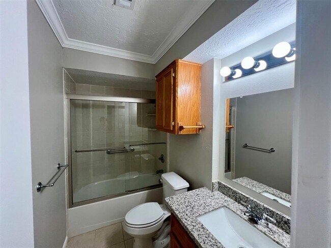 Building Photo - 17 N Linnwood Dr