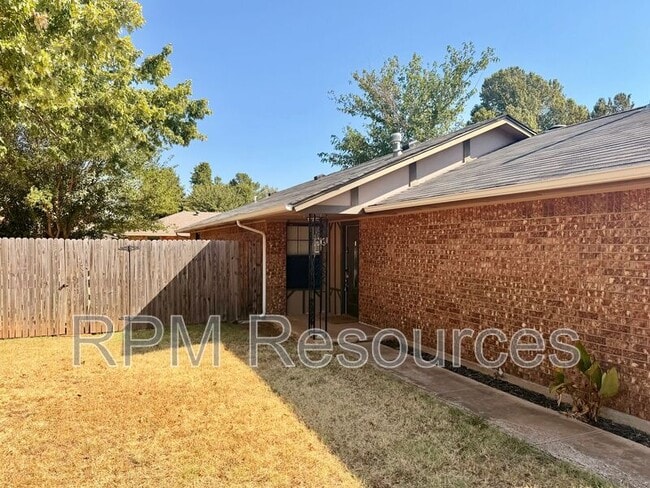 Building Photo - 957 W Tesio Way