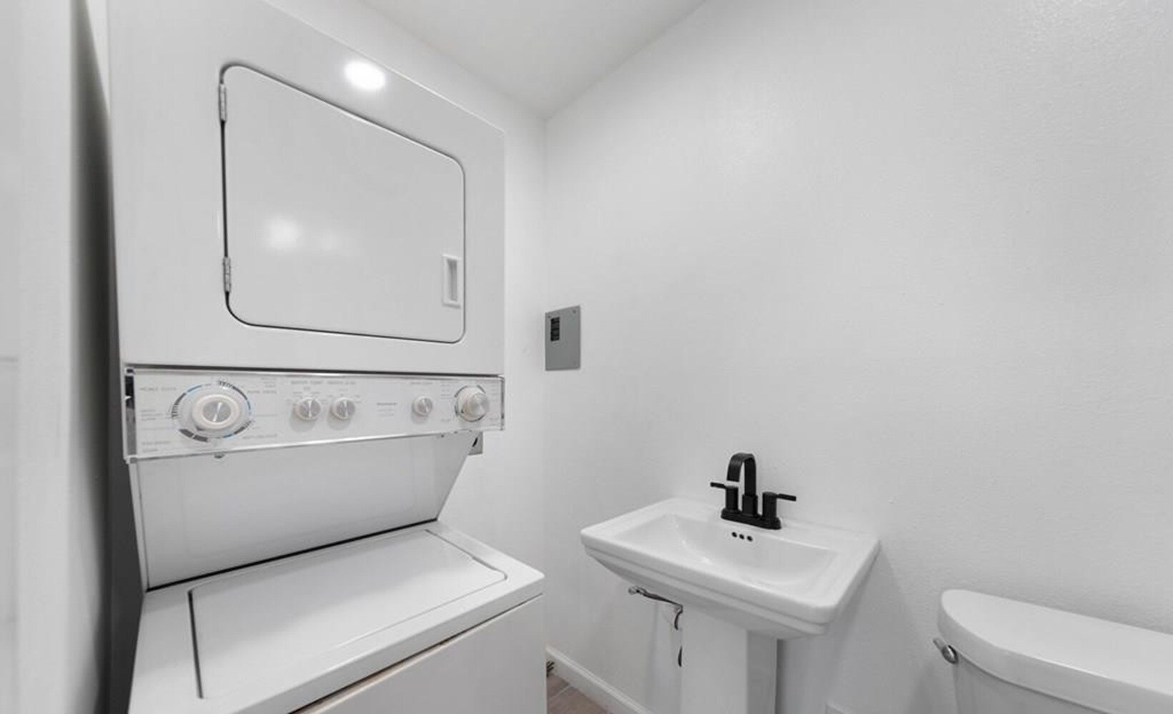 Building Photo - 313 McFadden Dr