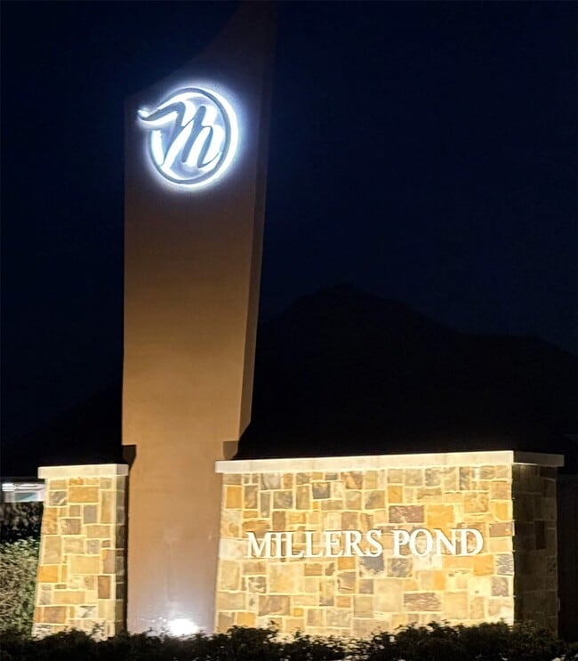 Building Photo - 3339 Silvery Bryum Dr