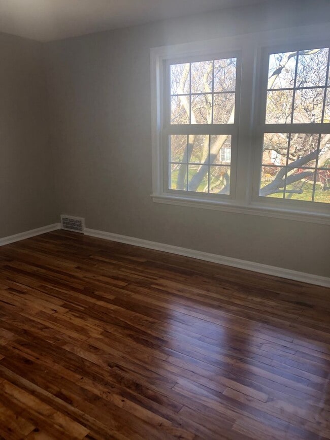 Building Photo - Check out this fully remodeled brick colon...