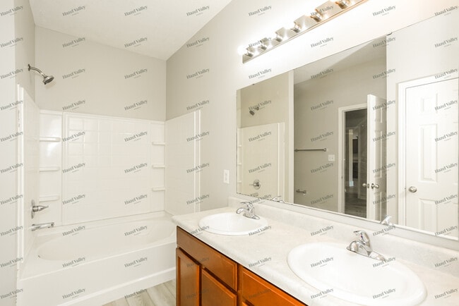 Building Photo - 2518 Apple Tree Ln
