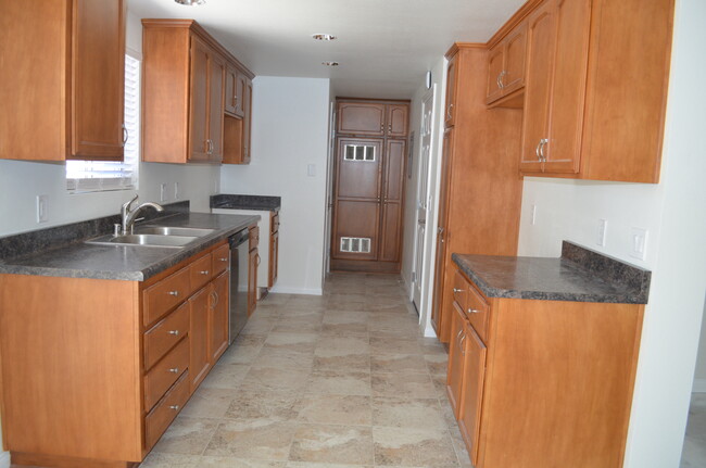 Kitchen - 9030 1/2 Rancho Real Rd