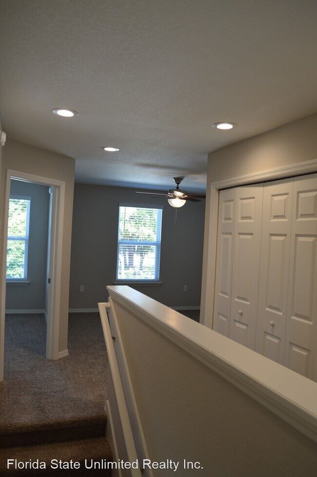 Building Photo - 3 br, 2.5 bath House - 9539 Tocobaga PL