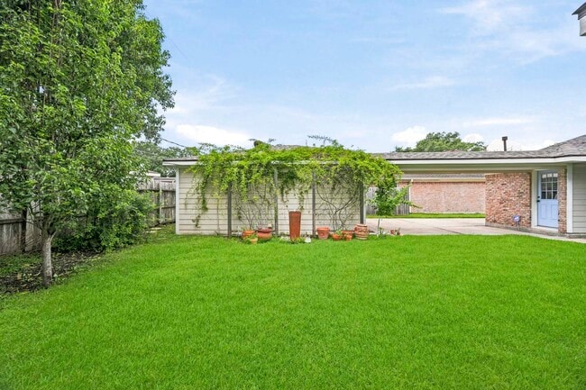 Building Photo - 6131 Yarwell Dr