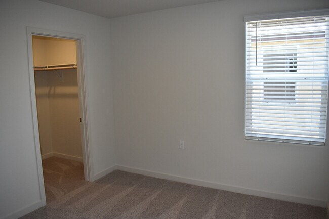 Building Photo - 4624 Athena Dr