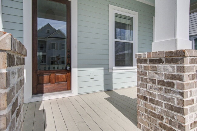 Building Photo - 1636 Juliana St