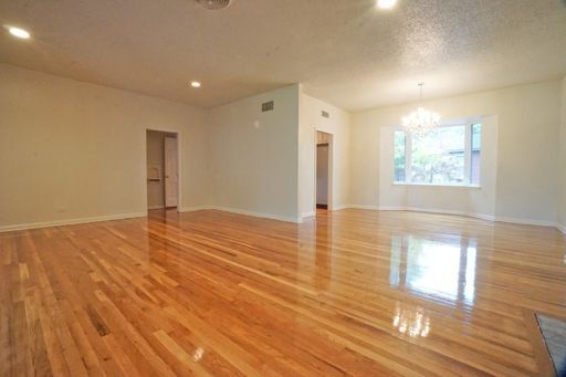 Building Photo - Bel Meade Beauty with Heated Pool and Hot-tub