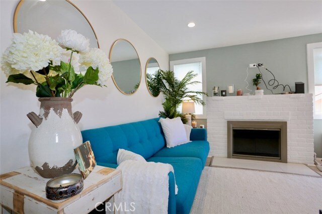 Building Photo - 662 S Coast Hwy