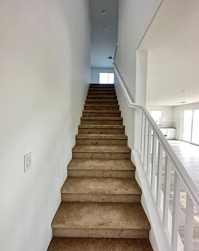 Building Photo - 15835 Santa Clara Ct