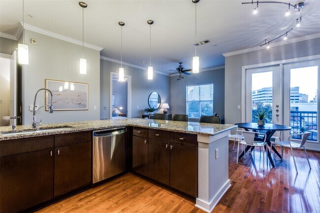 Building Photo - 2950 McKinney Ave