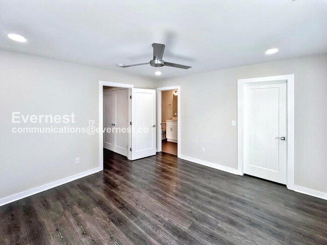 Building Photo - 301 Jeffries Wy