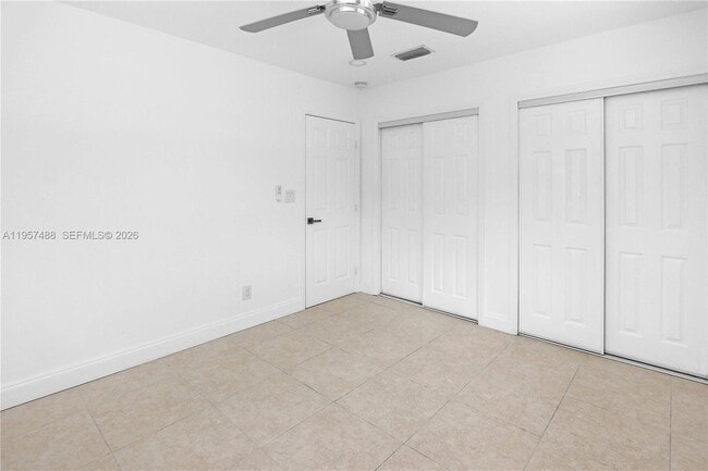 Building Photo - 1110 S 14th Ave