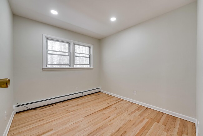 Building Photo - 263 Palisade Ave