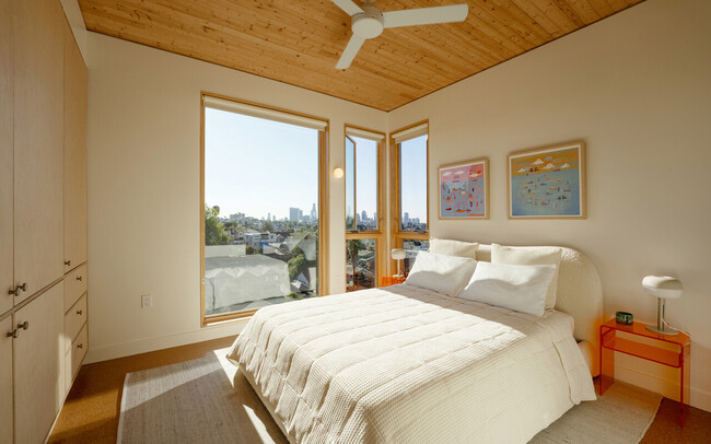 Building Photo - SuperBungalows™ on Marathon Street