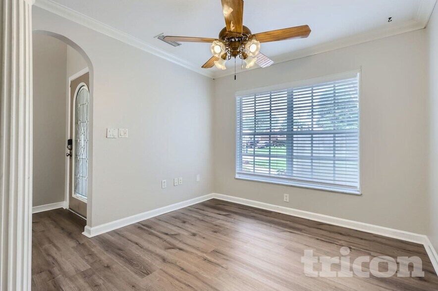 Building Photo - 13530 Coronado Dr