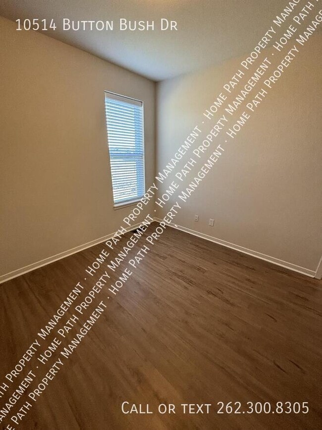 Building Photo - 10514 Button Bush Dr