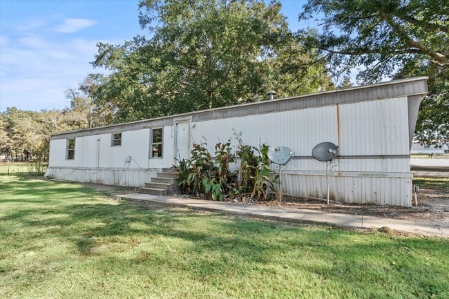 Building Photo - Beautifully Updated 3BR/2BA Trailer in Mus...