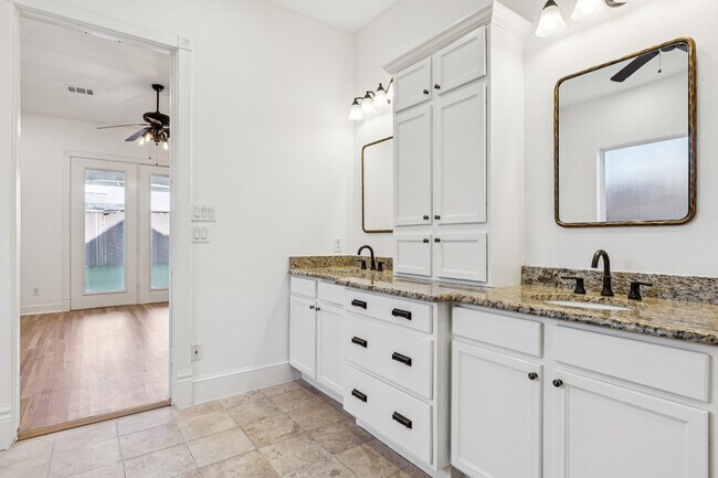 Building Photo - 6931 Belmont Ave