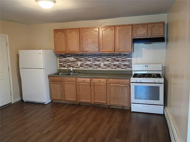 Building Photo - 278 Sayles St