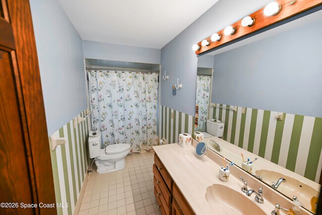 Building Photo - 2230 Sykes Creek Dr