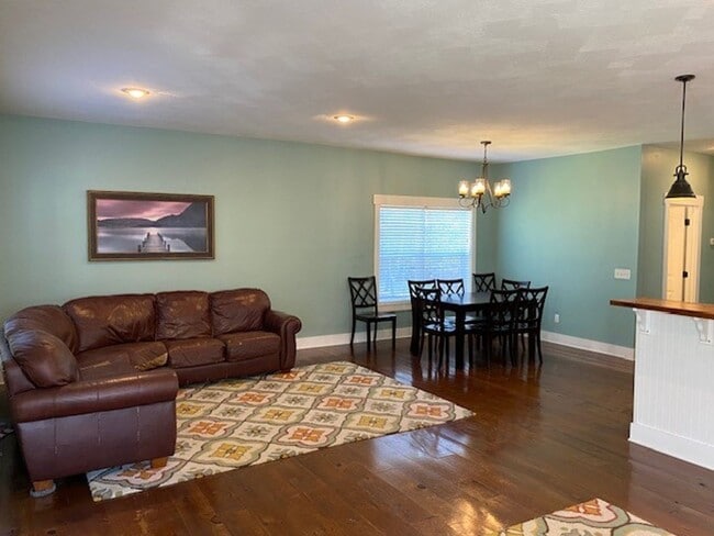 Building Photo - Leasing