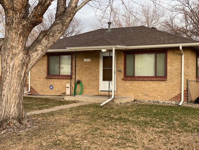 Primary Photo - 4858 Benton St