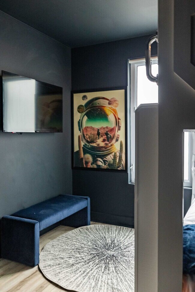 Building Photo - 245 Hermitage Ave