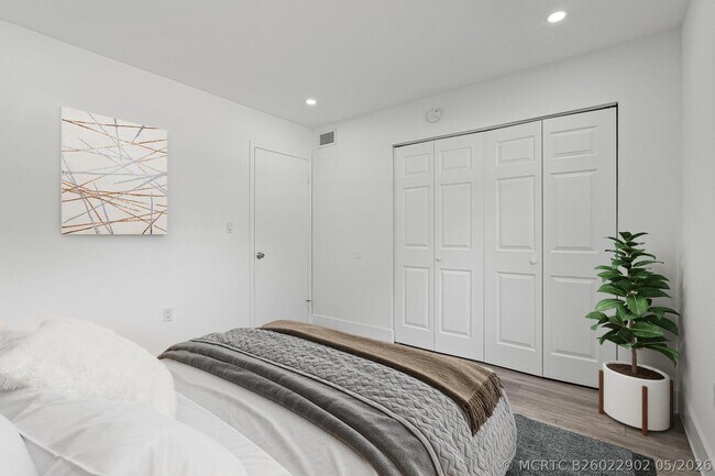 Building Photo - 9227 SW 87th Ave