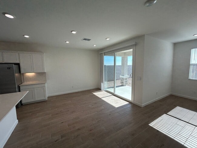 Building Photo - 17709 W Turquoise Ave