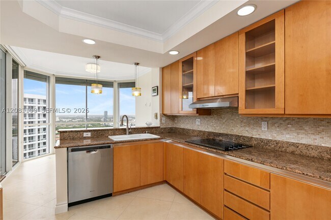 Building Photo - 21150 Point LPH 2902