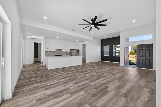 Building Photo - 1309 NW 4th St