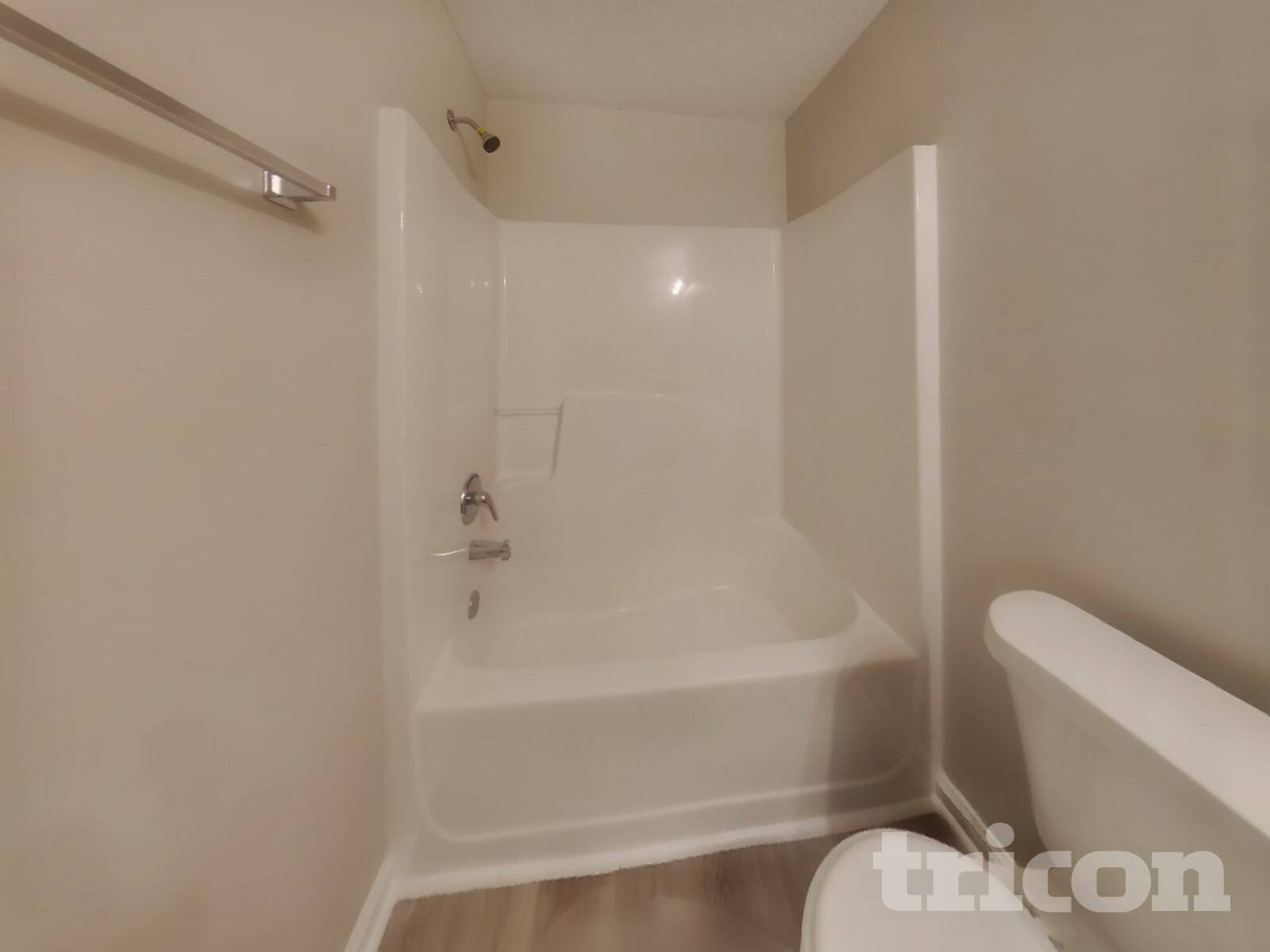 Building Photo - 9493 Creekside Rd