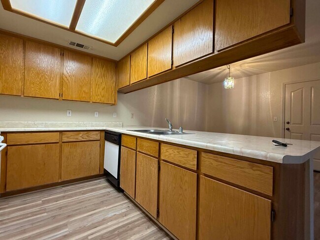 Building Photo - 155 Derek Dr