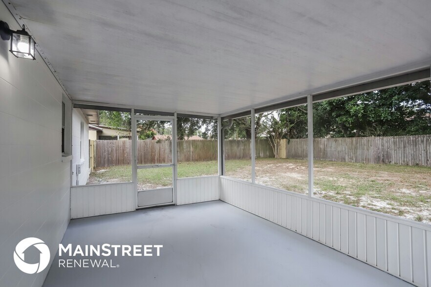 Building Photo - 834 Cinnamon Dr