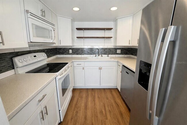 Building Photo - 11720 Park Blvd