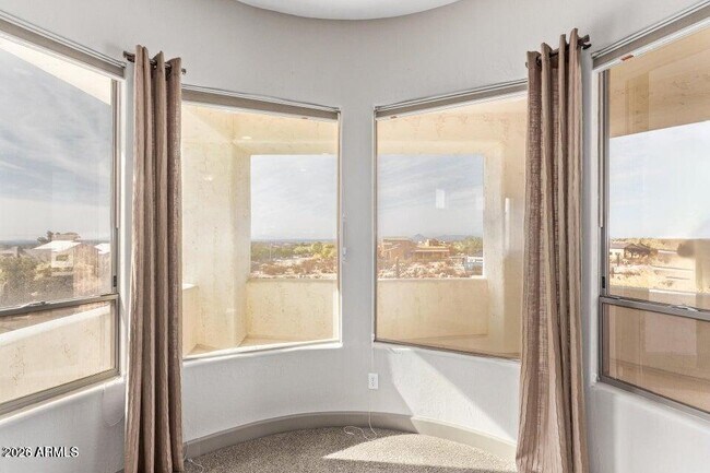 Building Photo - 8158 E Plymouth