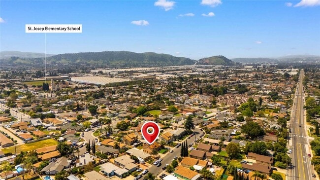 Building Photo - 1010 W Wilson St