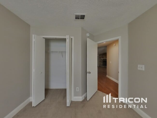 Building Photo - 4181 Davie Ct