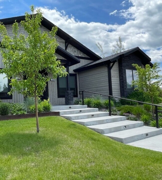 Building Photo - Amazing Garden Side Condo in Black Bull