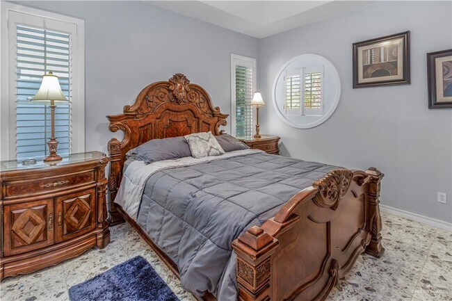 Building Photo - 22 Easy St