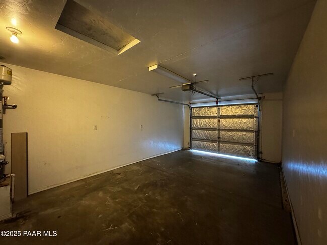 Building Photo - 3335 N Yavapai Ct