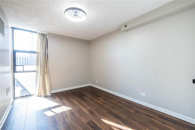 Building Photo - 620 Peachtree St NE